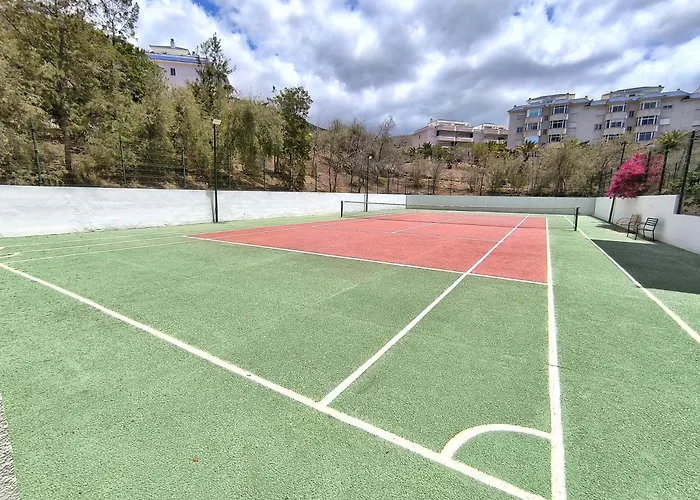 Sun Apartment - 3 Bedrooms, Priv Parking, Pool, Ac, Tv Channels, Fibre Net