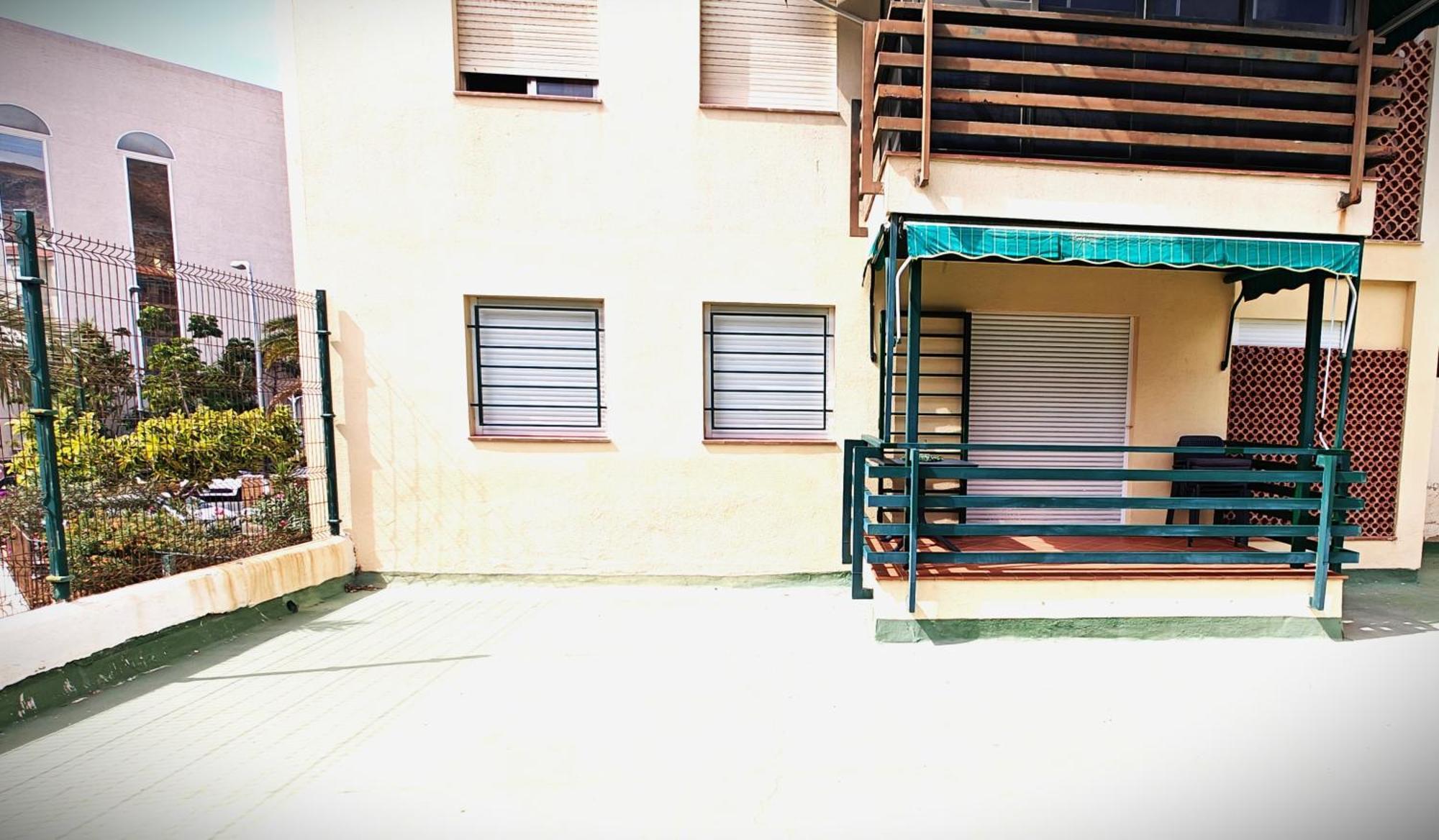 Sun - 3 Bedrooms, Priv Parking, Pool, Ac, Tv Channels, Fibre Net * Los Cristianos (Tenerife)